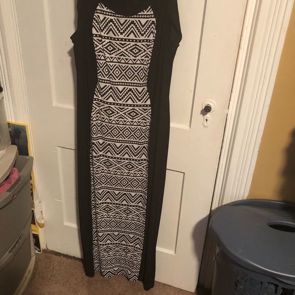 Dress - Picture 3 of 4